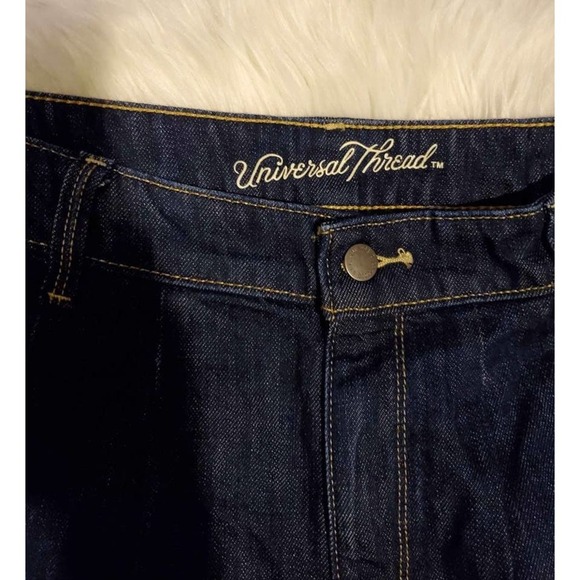 Universal Thread™ High-Rise Tapered Cropped Jeans-6 - Picture 7 of 7